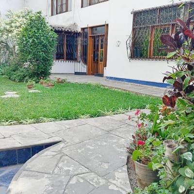 ALQUILO CASA EN SURCO