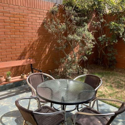 Se vende linda casa de  pisos en la molina