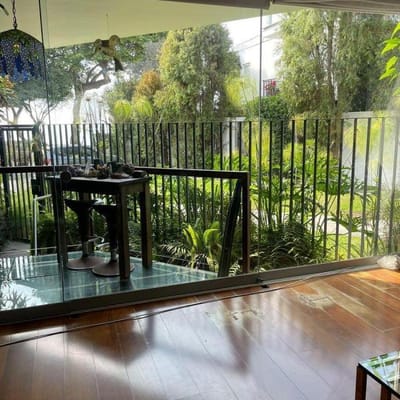 Duplex invertido en malecn exclusivo con vista al mar