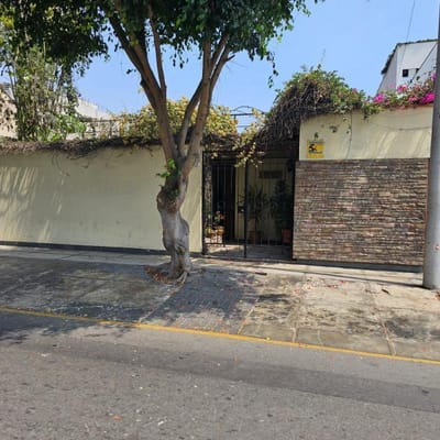 Se vende Casa en las mejores zonas de chacarilla lista para vivir o para proyecto inmobiliario