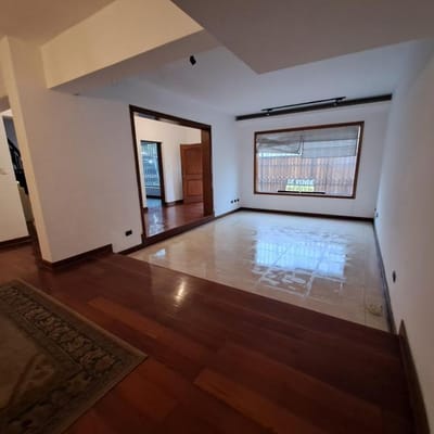 Venta Dpto con Concepto Casa en Surco  Urb La Castellana