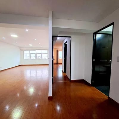 VENTA DE EXCLUSIVO DEPARTAMENTO EN SURCO