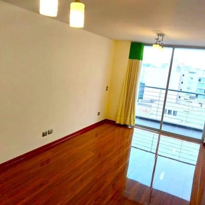 MIRAFLORES VENDO HERMOSO DEPTBUBICACION  CDRAS PARQUE KENNEDY EN AV AREQUIPA