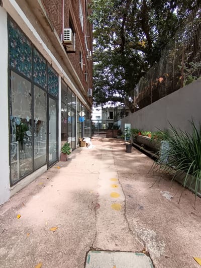 VENTA LOCAL COMERCIAL CON RENTA EN POCITOS