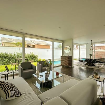 CASA REMODELADA  M   HAB CON PISCINA JARDN TERRAZA  COCHERAS