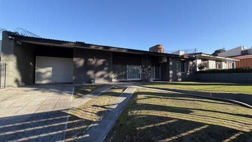 Venta de Casa 4 Dormitorios 3 Baños y Garage en Punta Gorda
