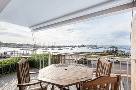 VENTA APARTAMENTO 4 DORMITORIOS Y DEPENDENCIA - EN EL PUERTO - EDIFICIO PAZ MARINA