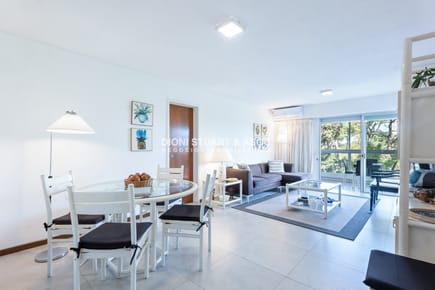 VENTA APARTAMENTO 2 DORMITORIOS EN ROOSEVELT - RECICLADO - PARQUEMAR BOSQUE