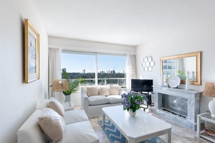 VENTA APARTAMENTO FRENTE AL MAR 2 DORMITORIOS Y MEDIO - PLAYA MANSA - TORRE WASHINGTON - COMPLEJO LINCOLN CENTER