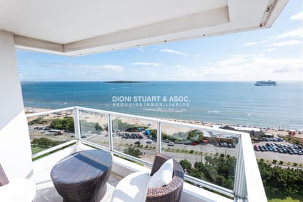 APARTAMENTO DE 3 DORMITORIOS EN ALQUILER COMPLEJO LINCOLN CENTER TORRE WASHINGTON PLAYA MANSA TODOS LOS AMENITIES