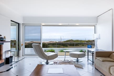 DEPARTAMENTO EN VENTA EN PLAYA BRAVA PRIMER LINEA 4 DORMITORIOS EN SUITE - EDIFICIO AGUAS AZULES