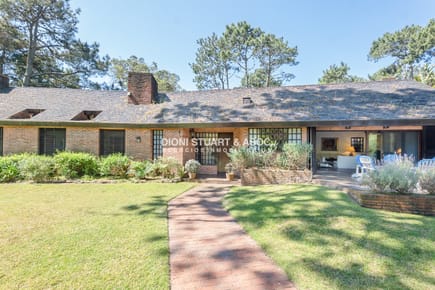 CASA EN EL GOLF DE 6 DORMITORIOS - EXCELENTE CONSTRUCCIÓN