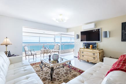 ALQUILER ANUAL APARTAMENTO DE 3 DORMITORIOS Y DEPENDENCIA - PUNTA DEL ESTE - PLAYA MANSA