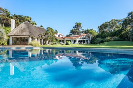 IMPONENTE CASA EN PLAYA BRAVA - ELEGANCIA Y CONFORT