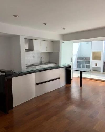 VENDO MIRAFLORES DEPARTAMENTO PRIMER PISO  DORM GRANDE Y UNO PEQUEO