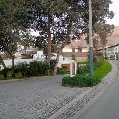 VENDO PROPIEDAD EN LA MEJOR ZONA DE LAS CASUARINAS CON HERMOSA VISTA