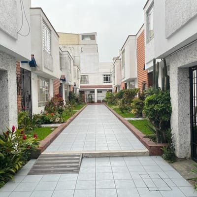 Casa en Condominio cerca a la Universidad el Pacfico UPC