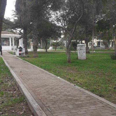 FRENTE A PARQUE A  CUADRAS DEL MALL AVENTURA DE SJL URB ZARATE