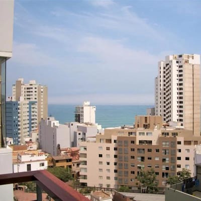 MIRAFLORES VENDO DEPARTAMENTO CERCA A MALECON ACABADOS DE LUJO DORMITORIOS