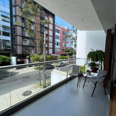 VENDO LINDO FLAT A MEDIA CDRA DEL PARQUE MELITON PORRAS