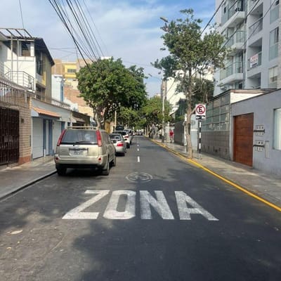 LOCAL COMERCIAL  MUY CERCAL AL LARCOMAR