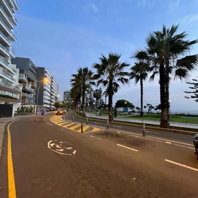 ALQUILER DE EXCLUSIVO DEPARTAMENTO CON BALCN VISTA DIRECTA AL MAR SIN AMOBLAR