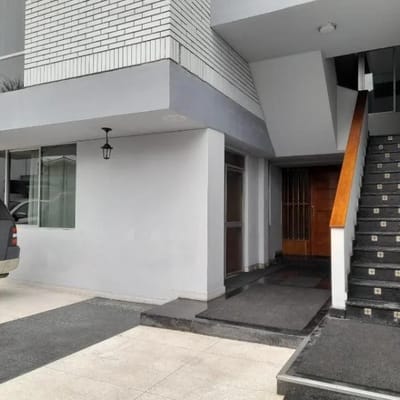 EN VENTA  ALQUILER EDIFICIO A UN PASO DEL CENTRO FINANCIERO EN SAN ISIDRO