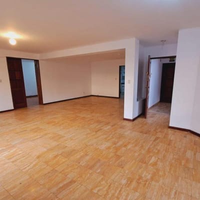 Venta de Departamento de  m cerca a Embajada de EEUU  Surco