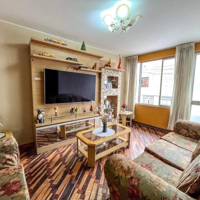 Venta hermosa Casa  pisos en Villa Mara Urb Micaela Bastidas