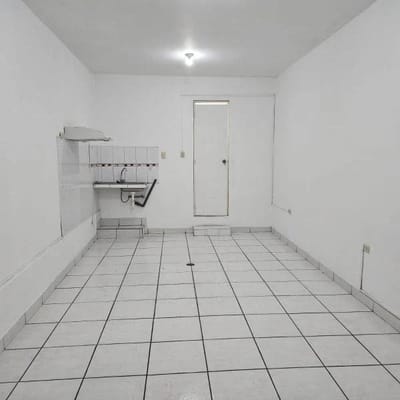 MINI DEPARTAMENTO PRIMER PISO ENTRADA INDEPENDIENTE EN URB OLIMPO SALAMANCA
