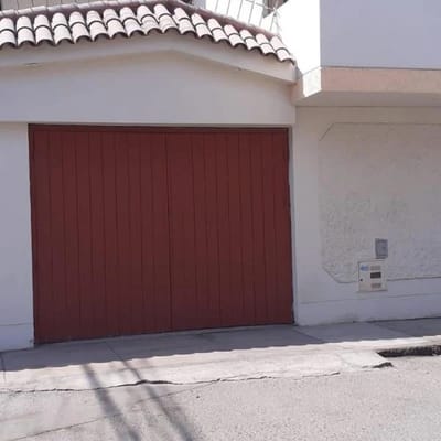 SE VENDE LINDA CASA de  m AT  EN ESQUINA LOS OLIVOS