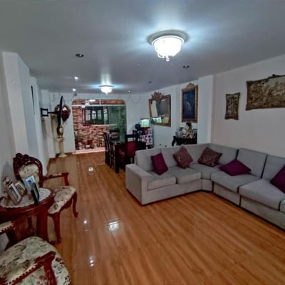 Departamento Primer Piso con Local