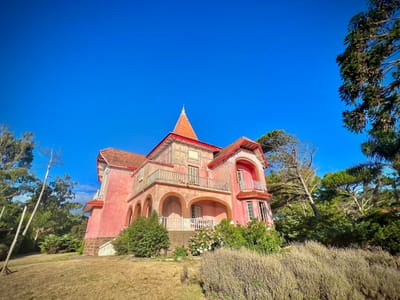 Venta Castillo Lamas 6 dormitorios Proa al Mar Piriapolis