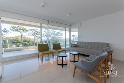 Apartamento en venta de 3 dormitorios c/ cochera en Playa Mansa