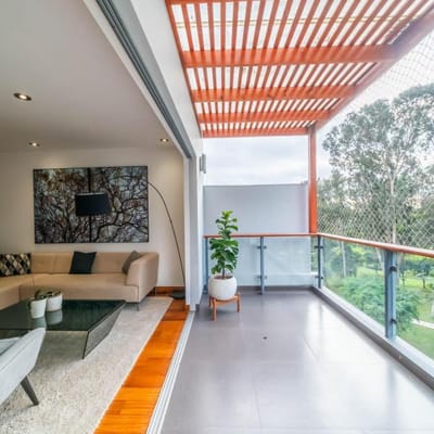 AMPLIO DUPLEX EN VALLE HERMOSO SURCO  FRENTE A PARQUE