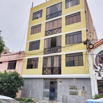 LA PERLA DEPARTAMENTO FRENTE A PARQUE