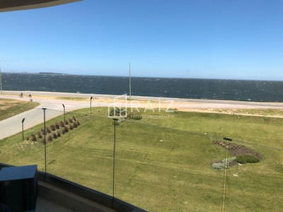 Apartamento de 2 dormitorios en alquiler - Laguna del Diario Punta del Este.-