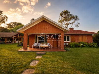VENTA CASA 4 DORMITORIOS EN PLAYA MANSA