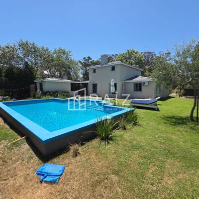 CASA EN VENTA 3 DORMITORIOS  EN LA BARRA