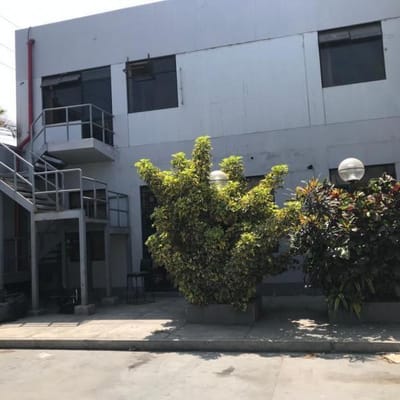 AMPLIO LOCAL COMERCIAL AV HUAYLAS CHORRILLOS