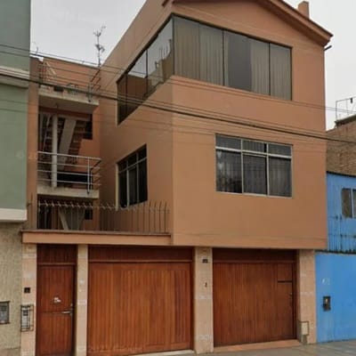 VENDO PROPIEDAD EN  AV CARLOS IZAGUIRRE LOS OLIVOS