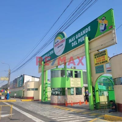 Venta de  Tiendas con  pisos construidos Mercado de Productores de Santa Anita