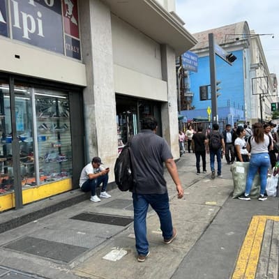 Local Comercial en Av Abancay con Huallaga