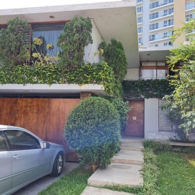 CASA COMO TERRENO O PARA REMODELAR  EXCELENTE UBICACIN S ISIDRO