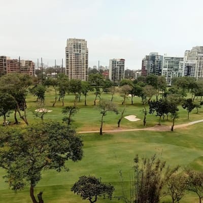 CON ESPECTACULAR VISTA AL LIMA GOLF VENDO O ALQUILO DEPARTAMENTO