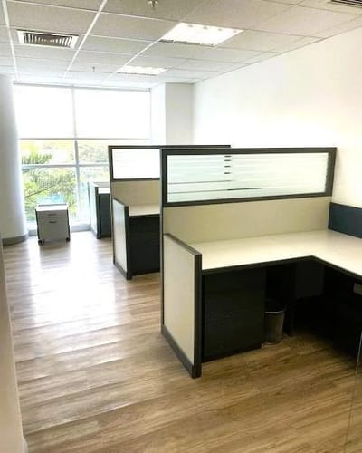 Venta de Oficina implementada en Miraflores