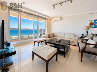 Alquiler temporario de excelente apartamento en torre Le Jardin de Playa Mansa, Punta del Este