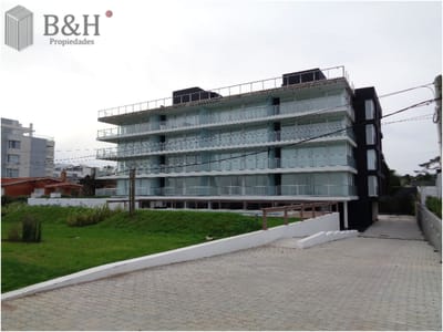 FRENTE AL MAR, 3 DORMITORIOS, 2 BAÑOS,  EN VENTA , PUNTA DEL ESTE