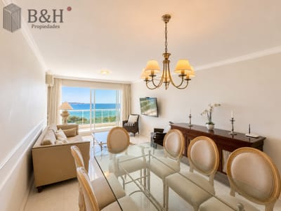 Apartamento de 3 Dormitorios sobre Playa Mansa, en Venta y Alquiler