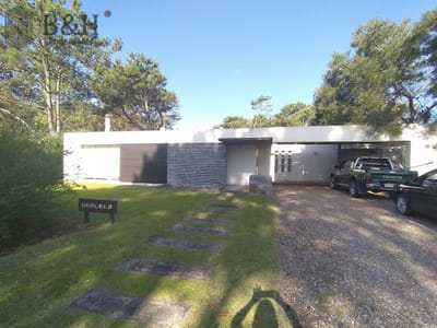 Hermosa casa en La Barra estilo minimalista,